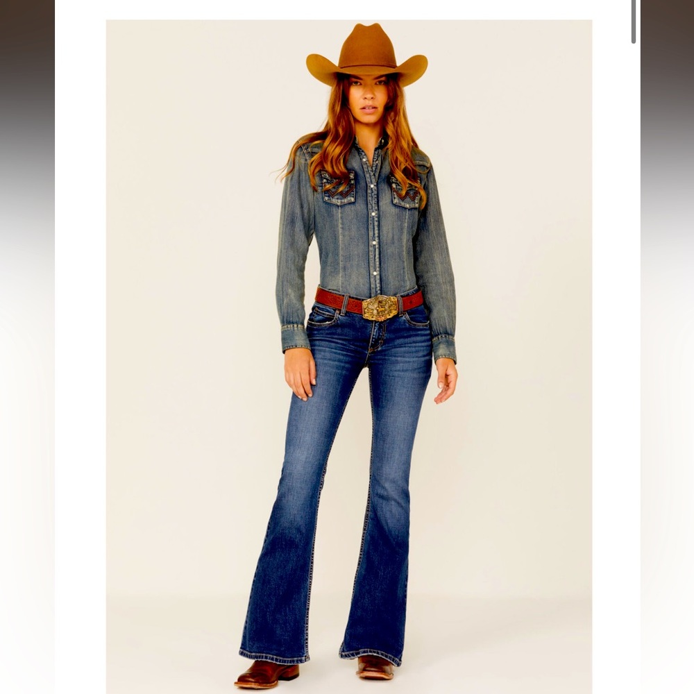 Wrangler Retro Mae Flare jeans. Size 5x34. New!